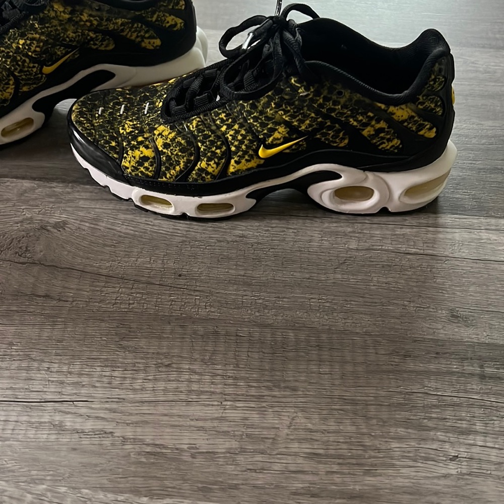 Nike air running shoes.  Like new!  Wore once!